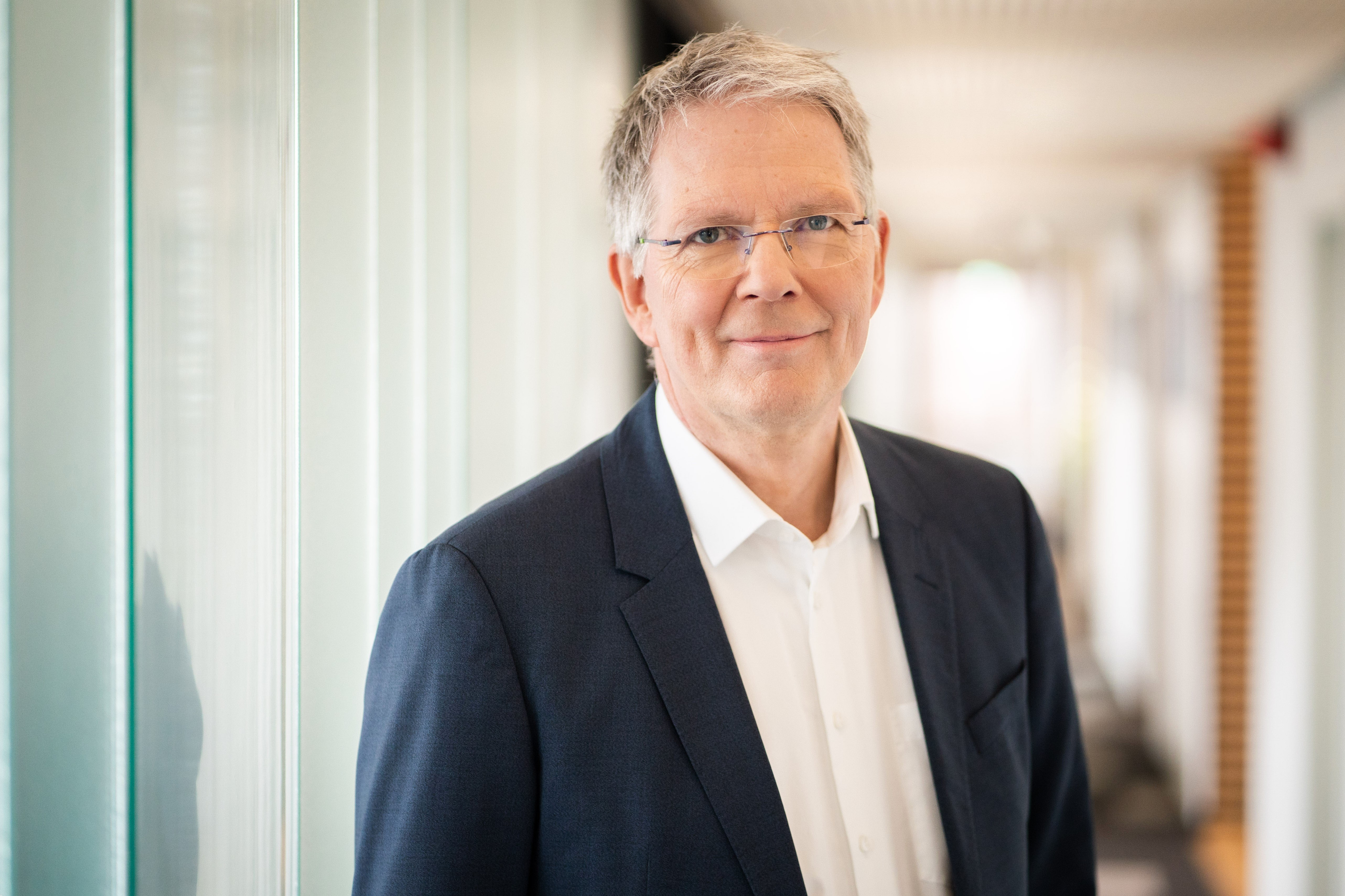 Portraitfoto Arnd Henze (Foto: Annika Fußwinkel/WDR)